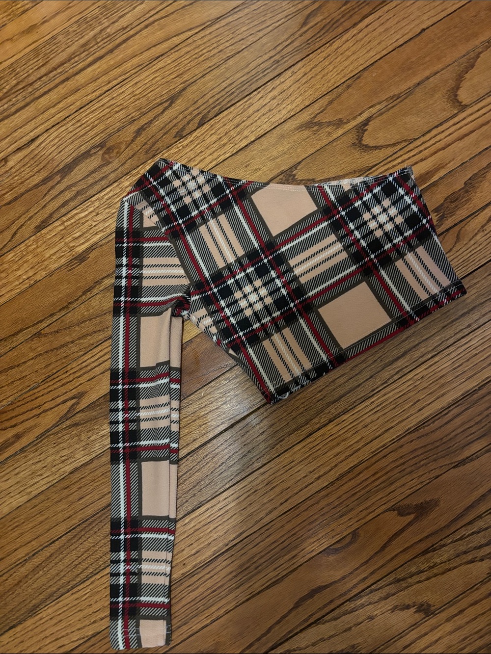 One-Shoulder Plaid Crop Top - Picture 2 of 3